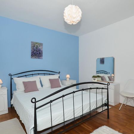 Apartments Paz Vinišće Extérieur photo