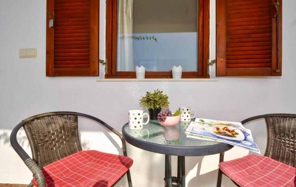 Apartments Paz Vinišće Extérieur photo